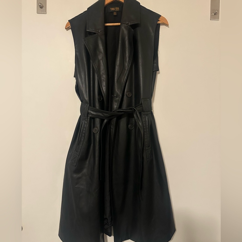 Truth Black Sleeveless Trench Coat